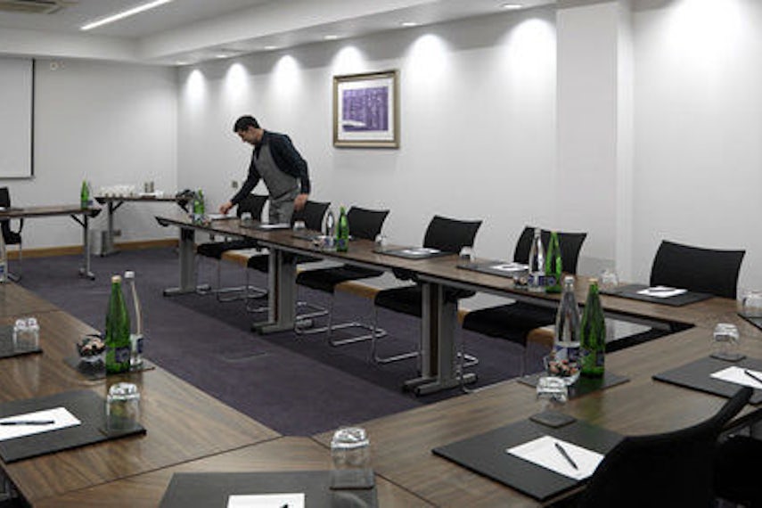 Hawksmoor Room 3D tour