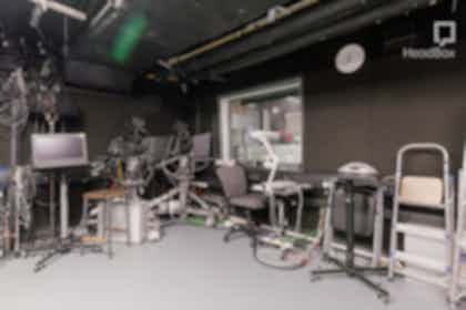 TV Studio 13