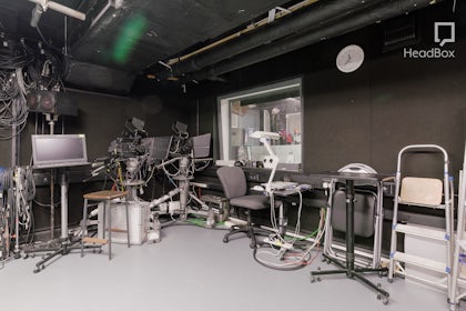 TV Studio 13