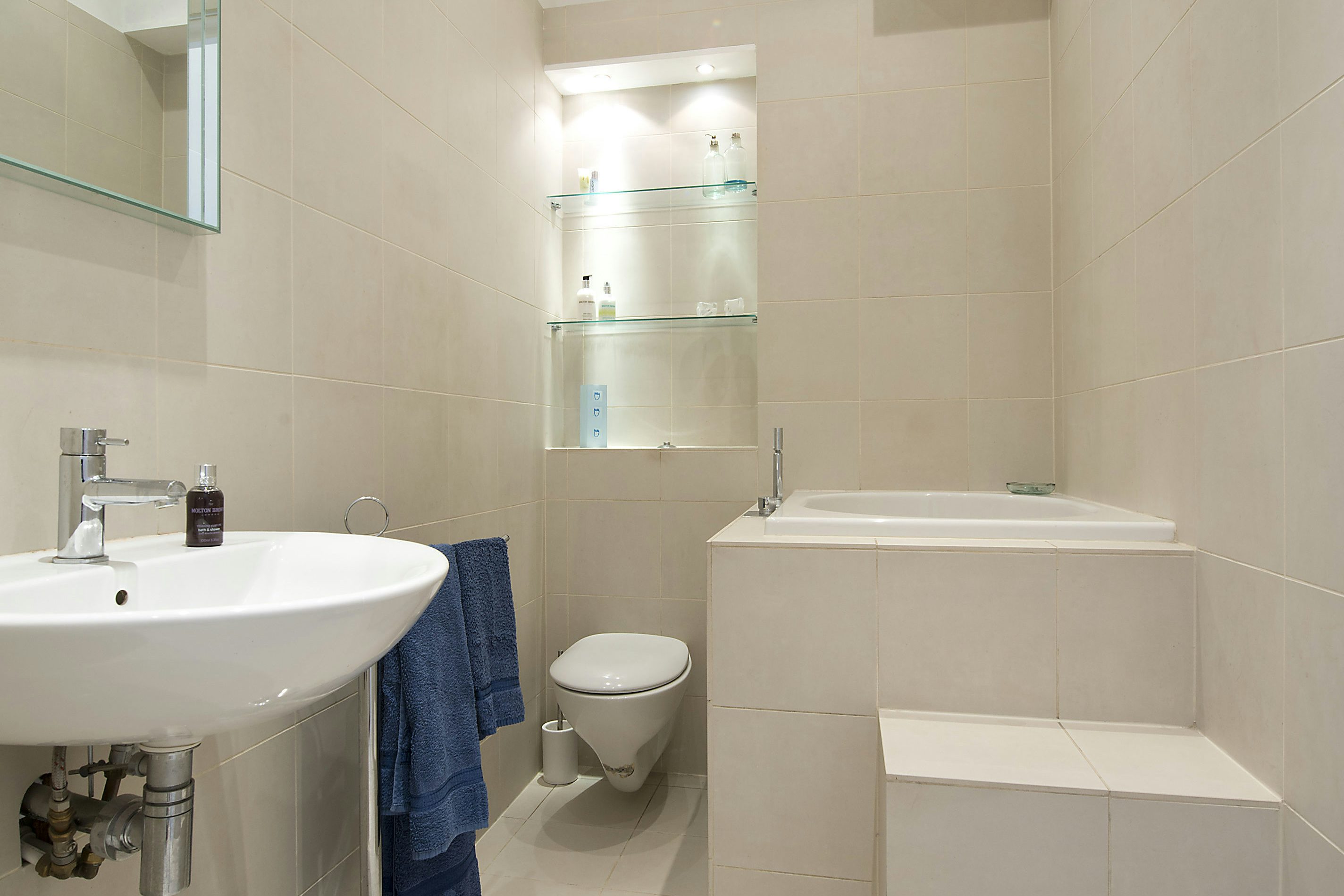 Six Photographic Studio 1