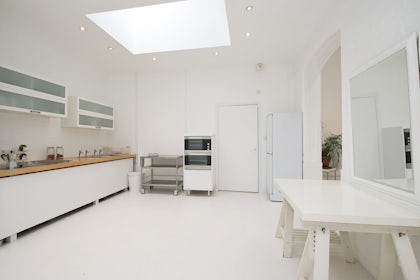 Six Photographic Studio 11