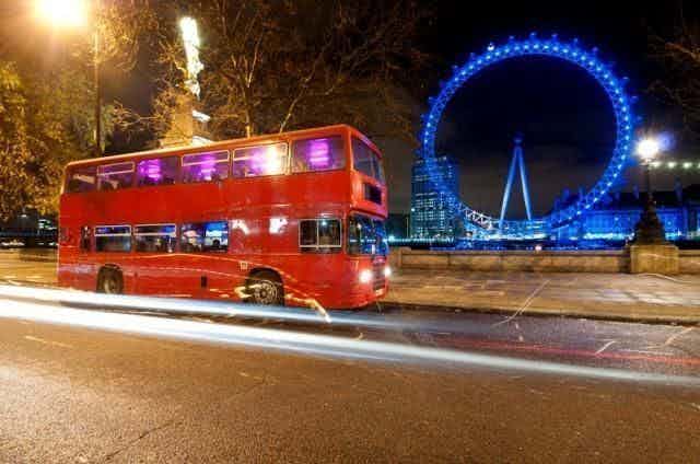musical bus tour london