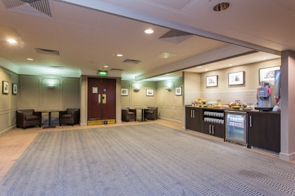 Stratton Suite 6