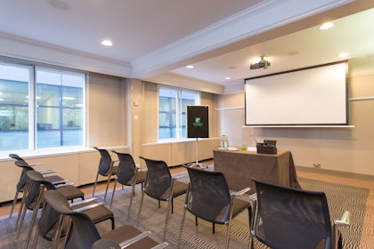 Stratton Suite 8