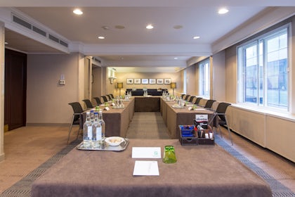 Stratton Suite 10