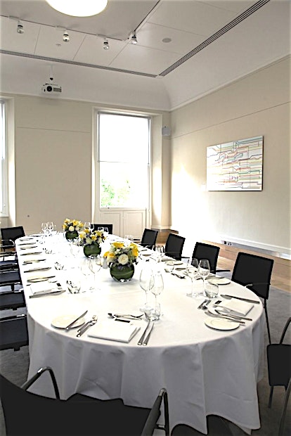 The National Grid Room **With stunning views over The Mall and St James’s Park, this elegant space is perfect for breakout or registration.**
**THIS IS A DRY HIRE FEE**
We offer a large range of catering options. Plea