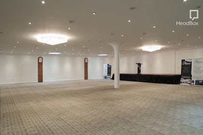 Entire Venue 6