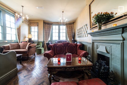Evening Hire, Bar and Lounge 1