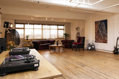 4th Floor (two adjoining studios with roof top terrace) 4