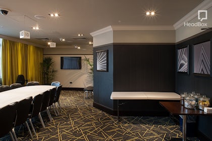 Club Room 6