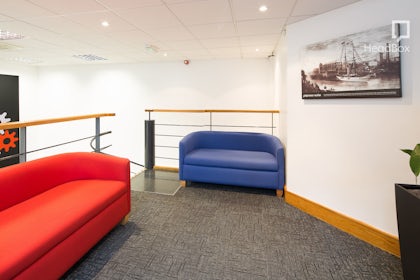 Pioneer Suite 8