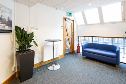 Pioneer Suite 13