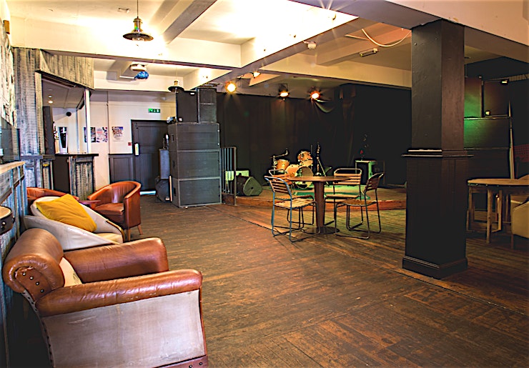 Upstairs Private Function Space **Book the Upstairs Private Function Space at the Actress & Bishop for your next meeting, conference or workshop - don't miss out of this unique Birmingham meeting room to hire**
For a blank canvas