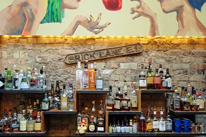Lounge Bar 6