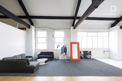 Studio 1 8