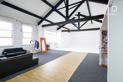 Studio 1 + Gym / Bed / Catwalk Shoot Area 21