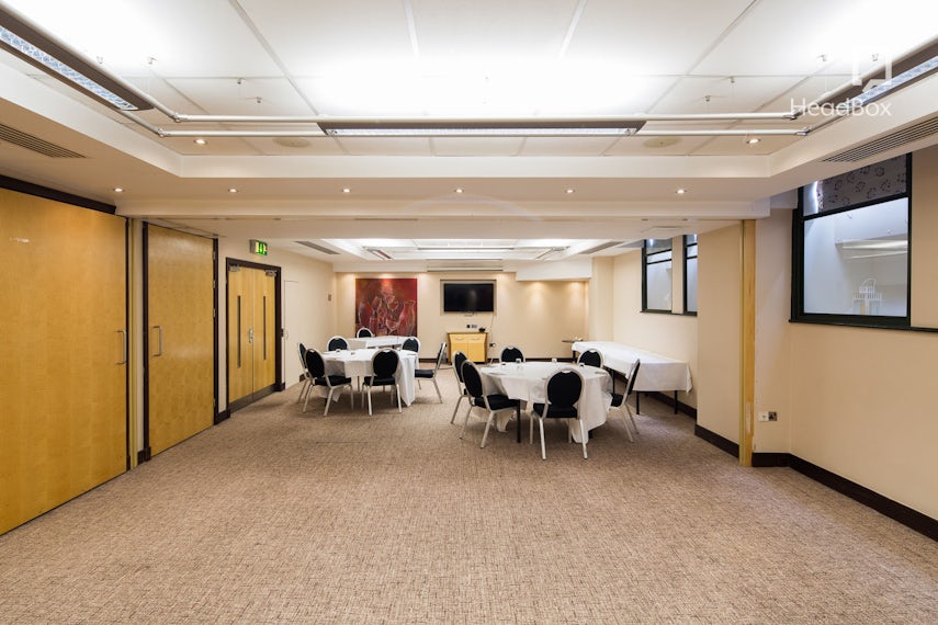 Charters Suite 0