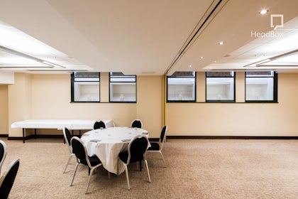 Charters Suite 5
