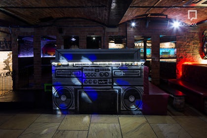 Main Bar 6