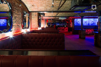 Main Bar 7