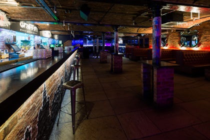 Main Bar 8