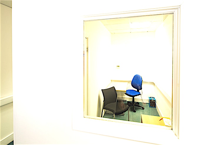 Meeting Rooms 6-10 (Interview Rooms) **Book Meeting Rooms 6 -10 for an ideal venue hire in Liverpool**
When it comes to important meetings and interviews, you need a private and quiet location where disturbances are a minimum.
Meet