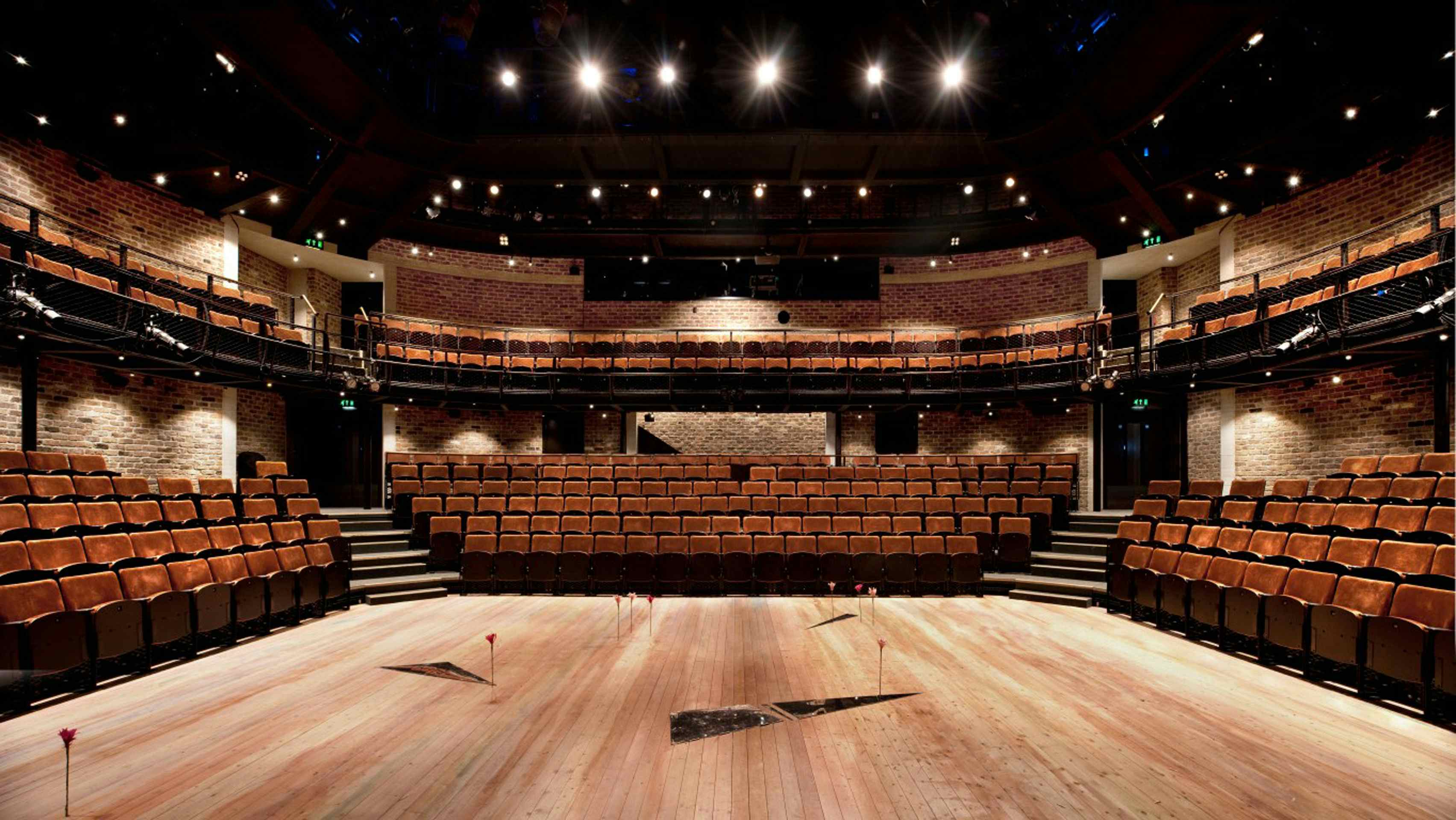 book-auditorium-at-everyman-theatre-a-liverpool-venue-for-hire-headbox