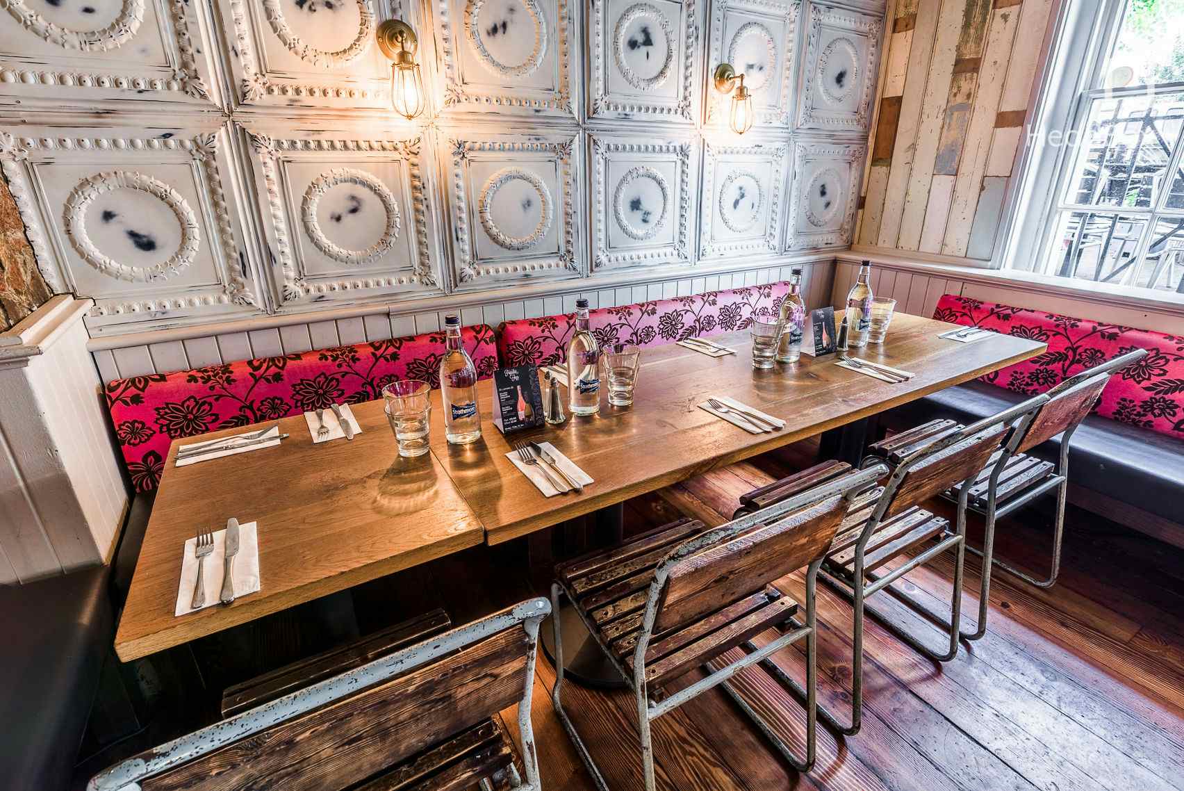 Book The Gallery at Racks Bar & Kitchen. A Bristol Venue for Hire HeadBox