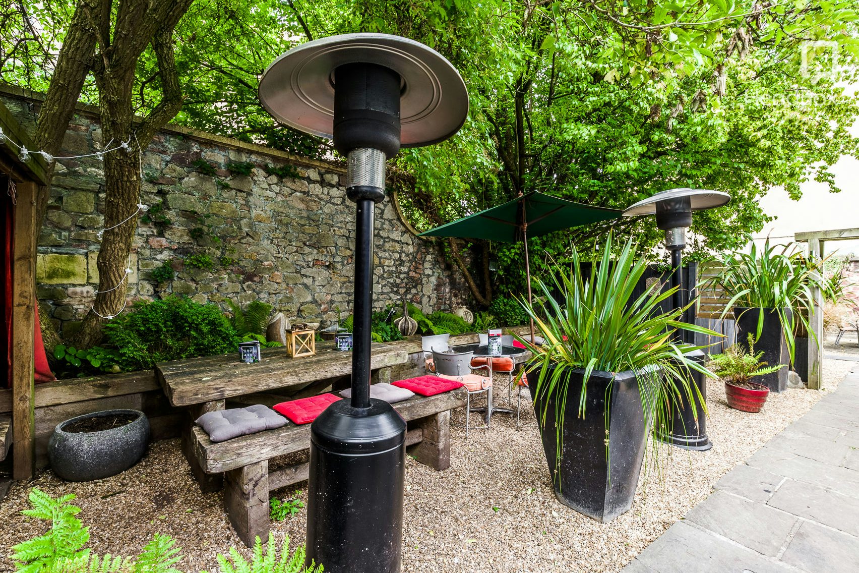 Lower Deck Cocktail Bar & Terrace 7