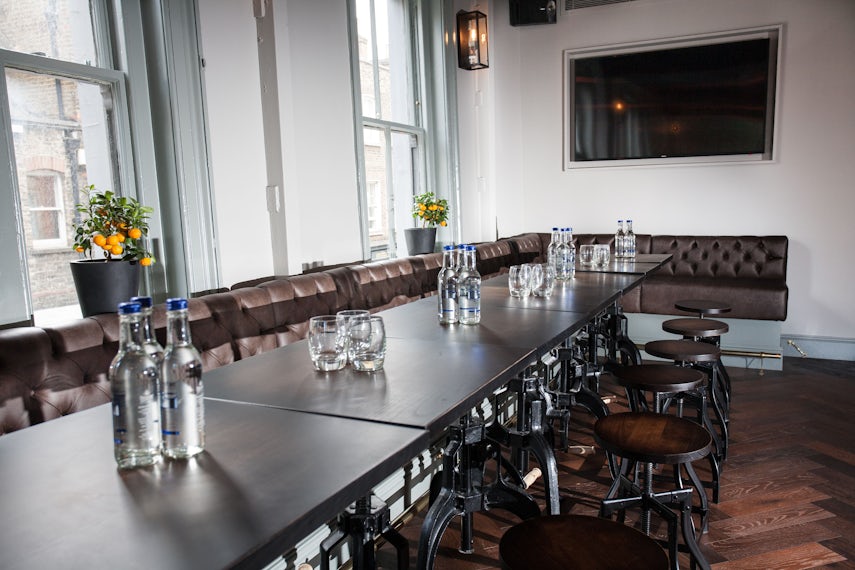 Saloon Bar 0