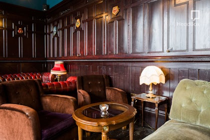 The Lounge 8