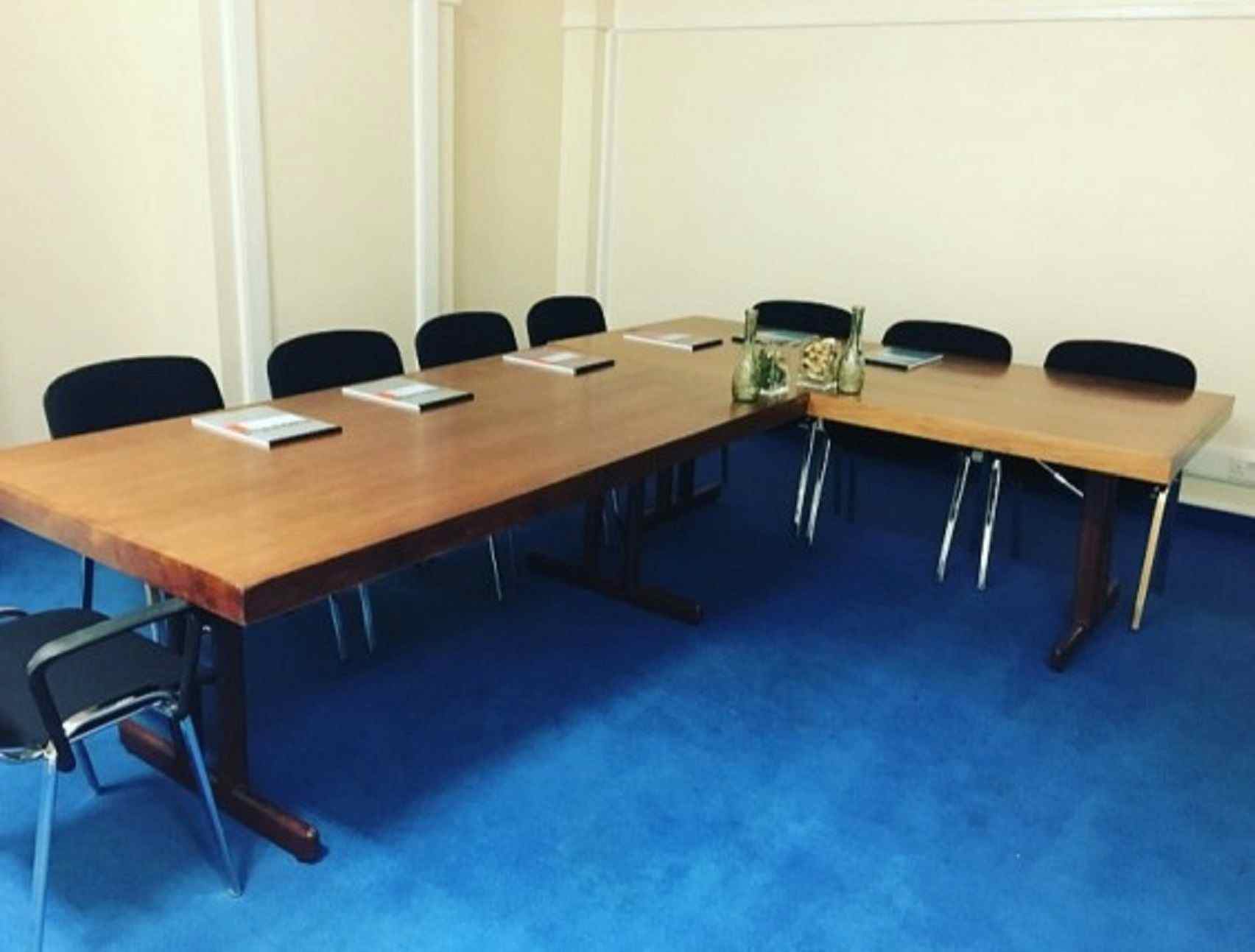 Perfectly located and generously proportioned 5