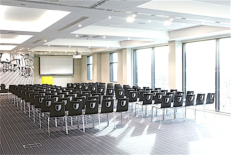 Stadium Suite **Hire the Stadium Suite at Hotel Football for a quirky venue hire in one of the top party venues Manchester has to offer.**
INSPIRE AND DELIGHT IN THE STADIUM SUITE
Maximise your performance by