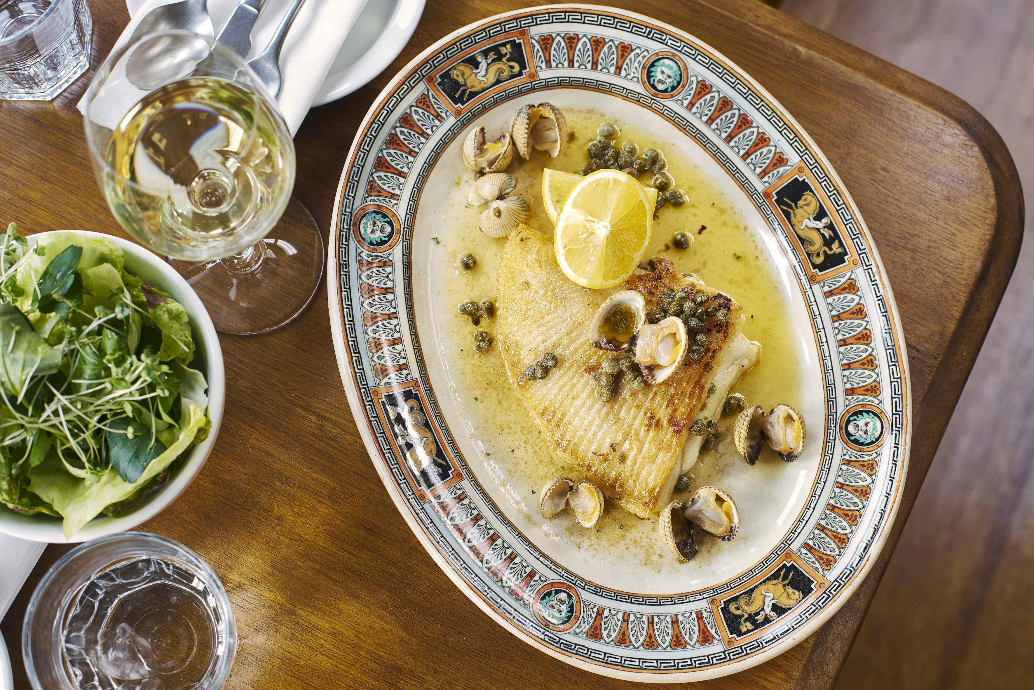 Seafood Restaurant on A Boat 4