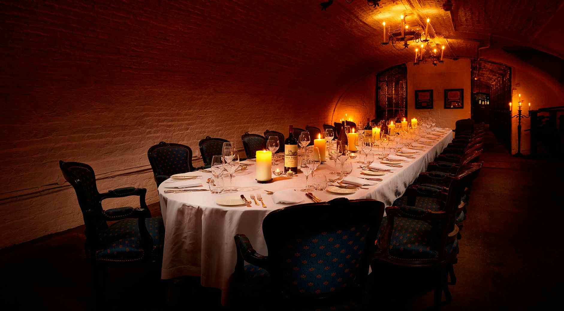 The Wine Cellar A stylish Green Park private dining room to Hire