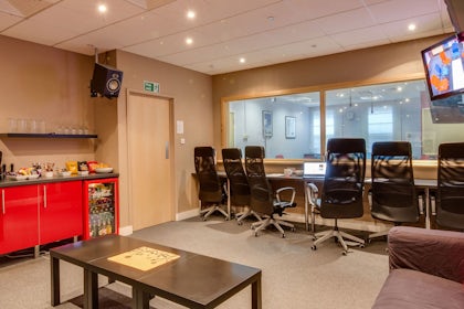 The Lounge 2
