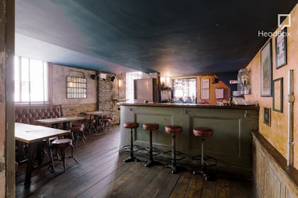 Main Bar 4