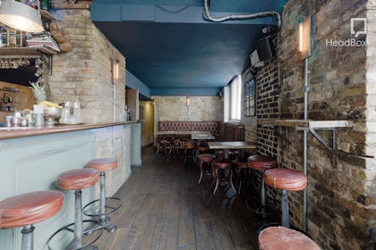 Main Bar 7