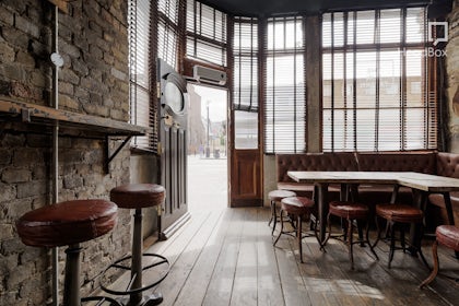 Main Bar 10