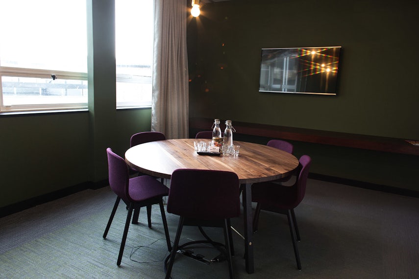 Meeting Room 16 0