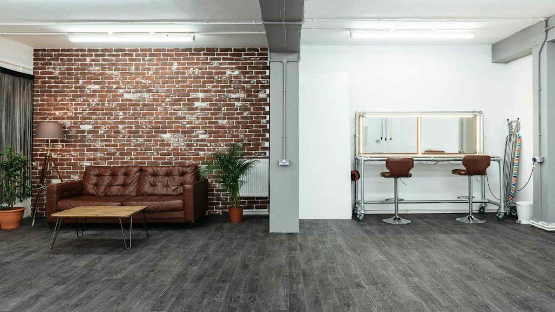 Photography - Filming - Event venue. 3