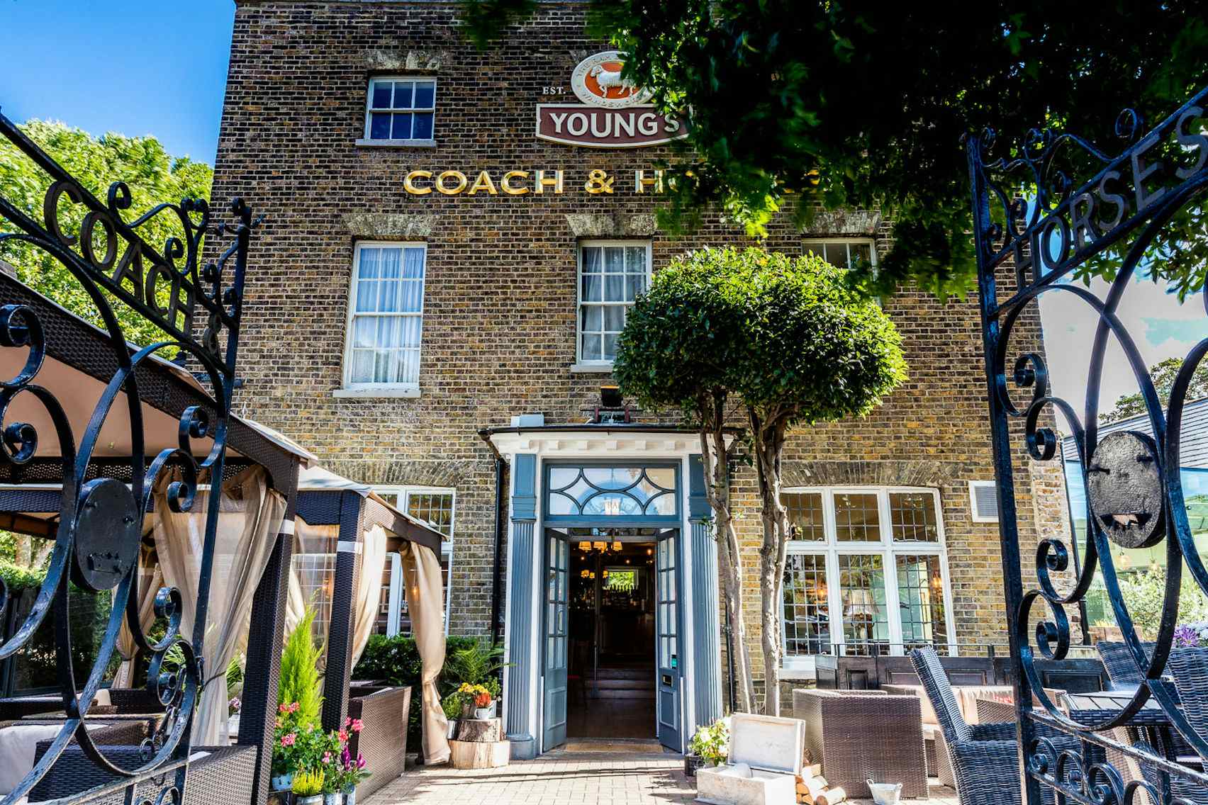 Book Restaurant at Coach & Horses, Isleworth. A Isleworth Venue for