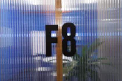 F8 3