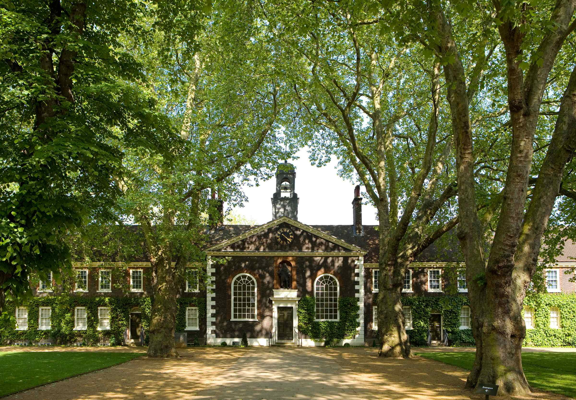 Front Lawns, The Geffrye Museum