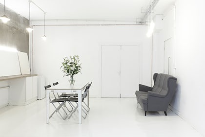 Studio B 1