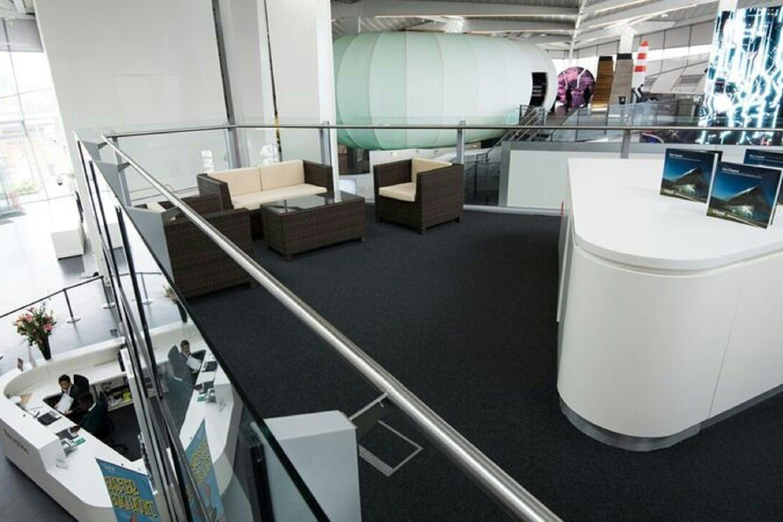 Business Lounge 1