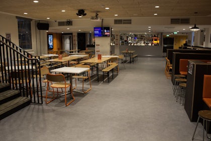 Guy's Bar 2
