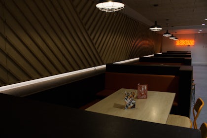 Guy's Bar 4