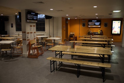 Guy's Bar 5