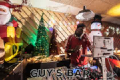 Guy's Bar 7